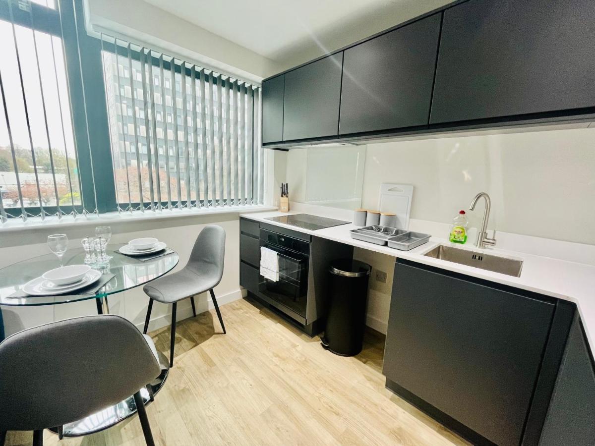Lovely Studio Apartment With Free Parking Included! Manchester Exterior foto